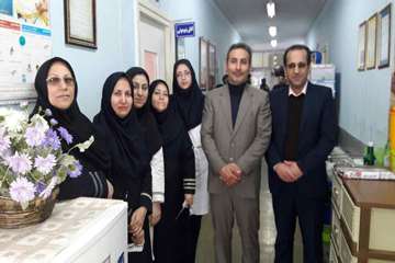 اهدای شیرینی به پرستاران